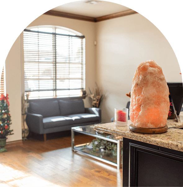 Salt lamp in cozy living room