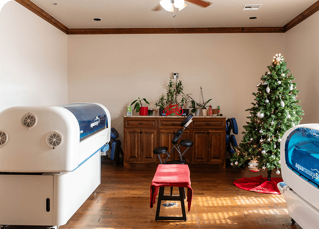 Hyperbaric chamber room with Christmas tree